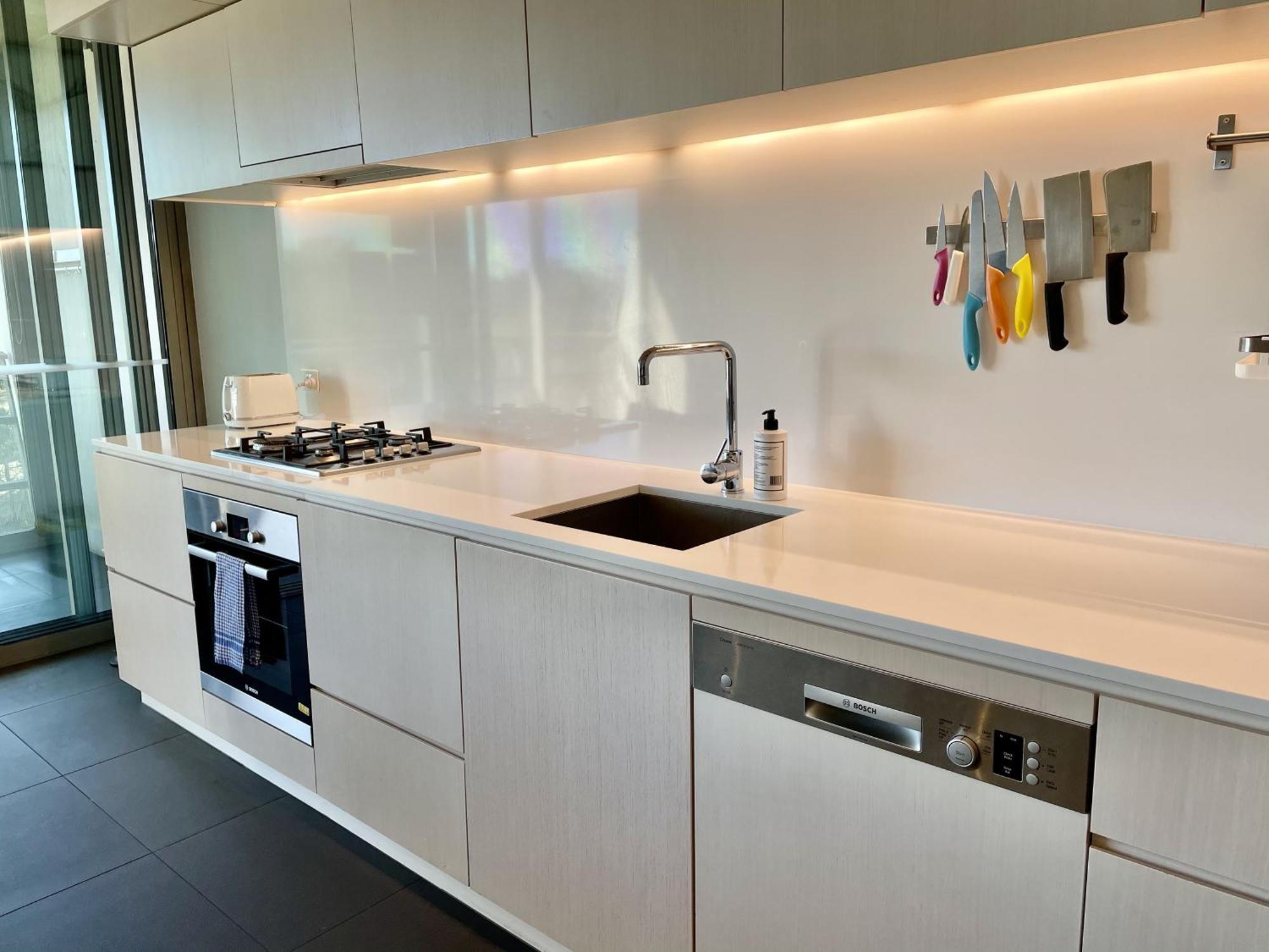 Nishi Holiday Apartments Canberra Phòng bức ảnh